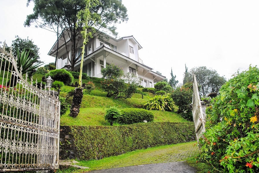  Villa  Parmin Puncak Cisarua Akomodasi Mewah Harga Murah 